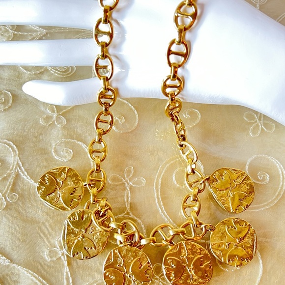 🔶NICKY BUTLER Fashion Collection Gold-Tone Dove Medallion 19" Necklace NEW NB - Picture 11 of 12